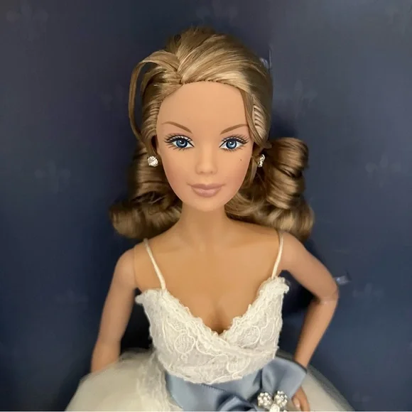 MONIQUE LHUILLIER Platinum Label Blonde Bride Barbie Collector Doll 2006 NIB - Picture 8 of 16